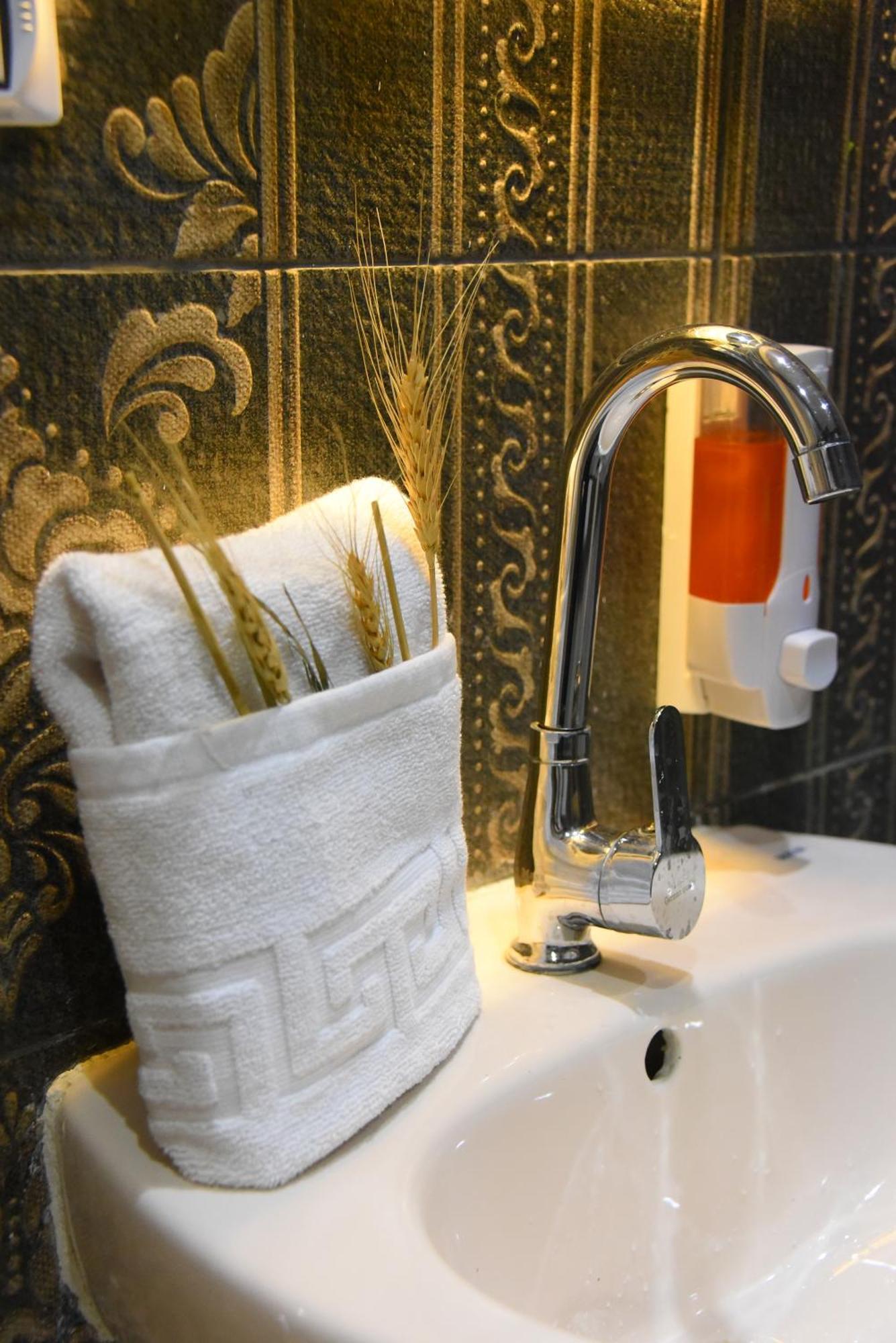 Locanda Pyramids Hotel Kafrat al Jabal Екстер'єр фото